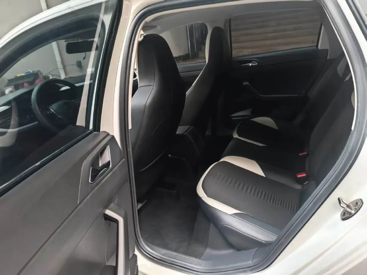 2021 Haval H6 1.5T 169HP L4 7DCT,autocango,china used car exporter,china ev exporter,chinese used car exporter,chinese used ev exporter