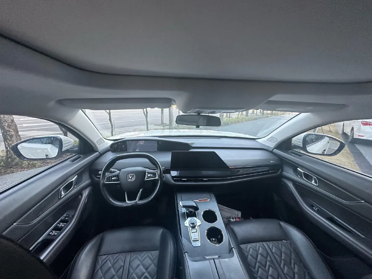 2021 ChangAn UNI-K 2.0T 233HP L4 8AT,autocango,china used car exporter,china ev exporter,chinese used car exporter,chinese used ev exporter