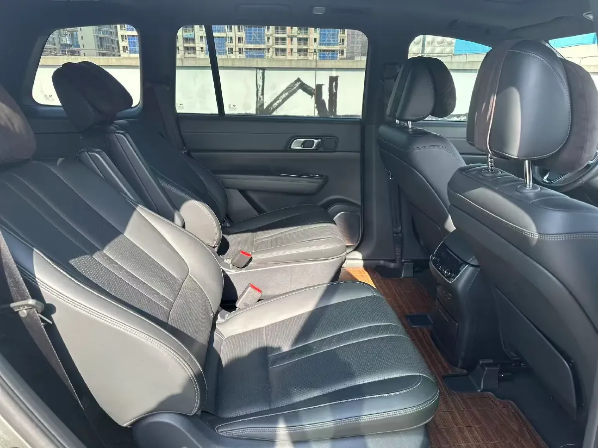 2020 Li ONE Range Extended 131HP REEV 40.5KWH,autocango,china used car exporter,china ev exporter,chinese used car exporter,chinese used ev exporter