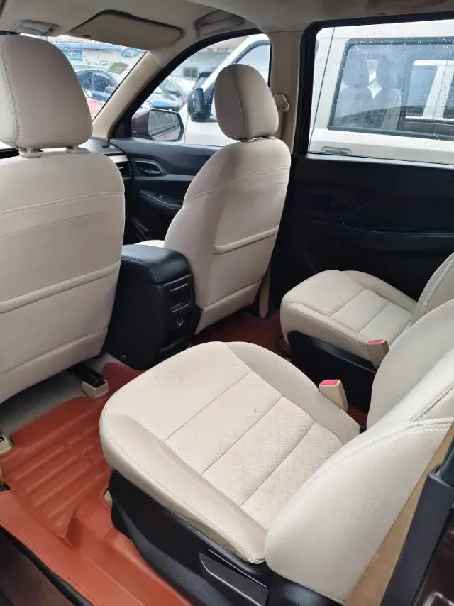 2019 WuLing HongGuang 1.5L 99HP L4 6MT,autocango,china used car exporter,china ev exporter,chinese used car exporter,chinese used ev exporter