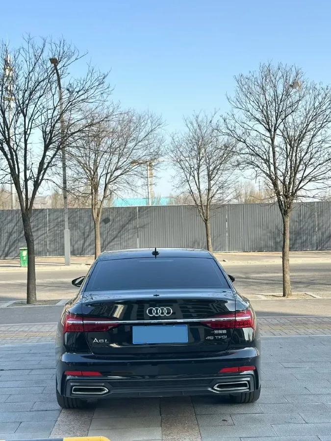 2022 Audi A6L 2.0T 190HP L4 7DCT,autocango,china used car exporter,china ev exporter,chinese used car exporter,chinese used ev exporter