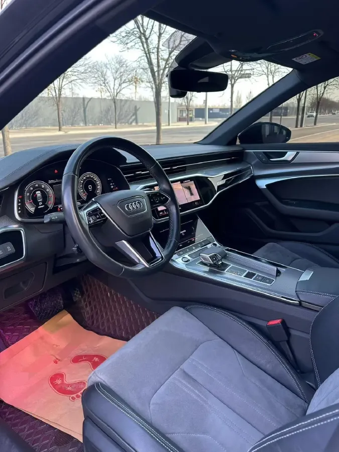 2022 Audi A6L 2.0T 190HP L4 7DCT,autocango,china used car exporter,china ev exporter,chinese used car exporter,chinese used ev exporter