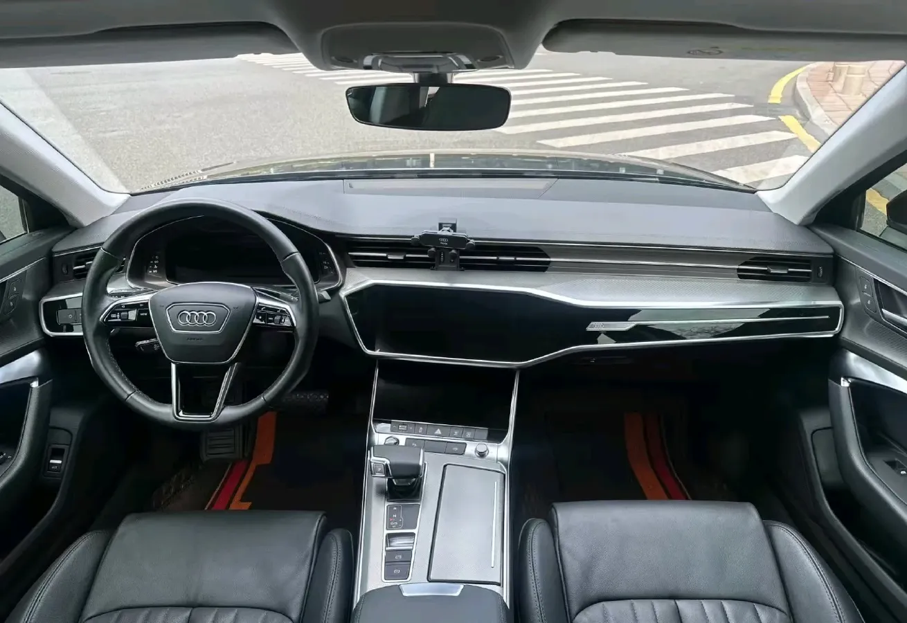 2022 Audi A6L 2.0T 190HP L4 7DCT,autocango,china used car exporter,china ev exporter,chinese used car exporter,chinese used ev exporter