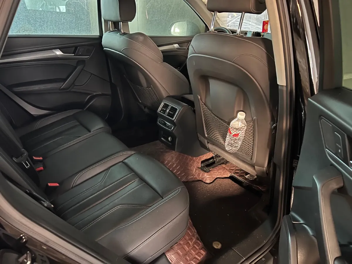 2021 Audi Q5L 2.0T 190HP L4 7DCT,autocango,china used car exporter,china ev exporter,chinese used car exporter,chinese used ev exporter