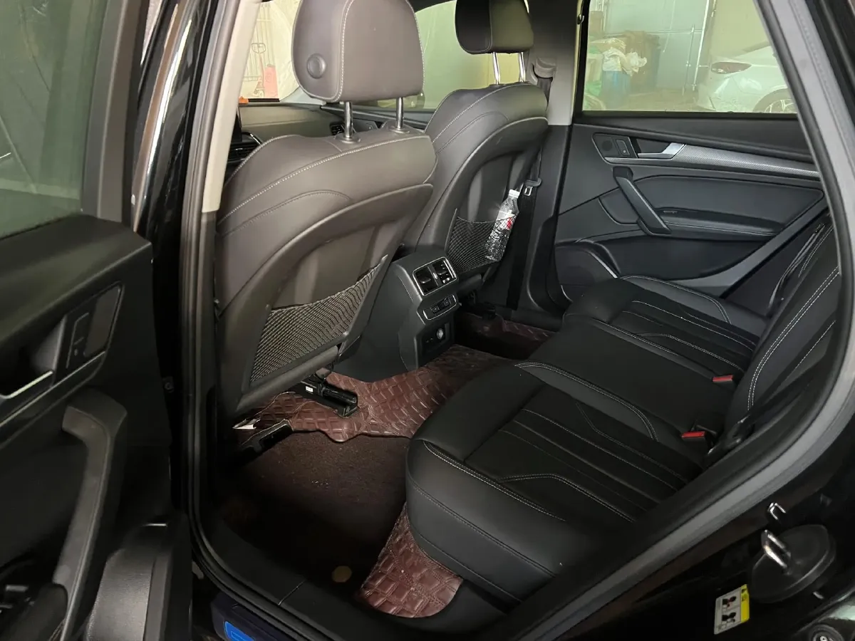 2021 Audi Q5L 2.0T 190HP L4 7DCT,autocango,china used car exporter,china ev exporter,chinese used car exporter,chinese used ev exporter