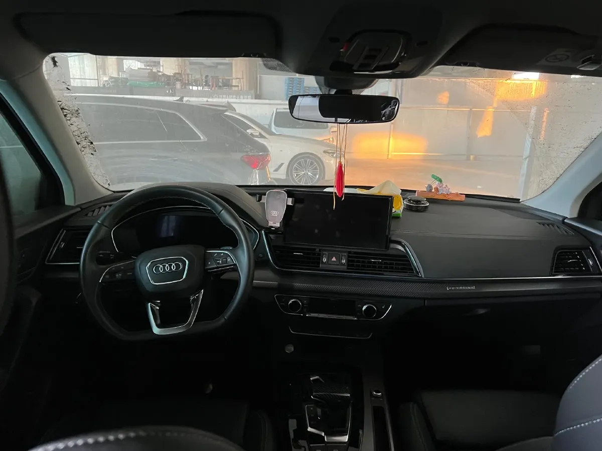 2021 Audi Q5L 2.0T 190HP L4 7DCT,autocango,china used car exporter,china ev exporter,chinese used car exporter,chinese used ev exporter