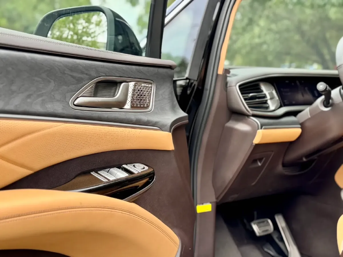 2025 Denza D9 1.5T 156HP L4 E-CVT PHEV 40KWH,autocango,china used car exporter,china ev exporter,chinese used car exporter,chinese used ev exporter