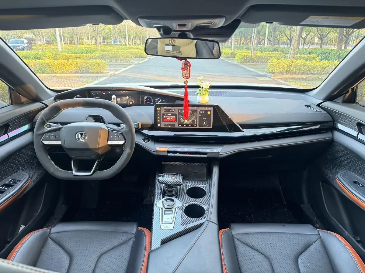 2023 ChangAn UNI-V 1.5T 188HP L4 7DCT,autocango,china used car exporter,china ev exporter,chinese used car exporter,chinese used ev exporter