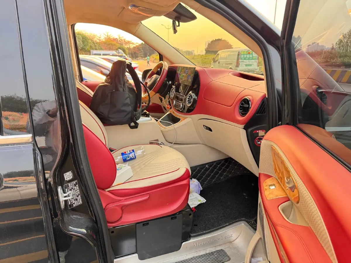 2021 Mercedes-Benz Vito 2.0T 211HP L4 9AT,autocango,china used car exporter,china ev exporter,chinese used car exporter,chinese used ev exporter