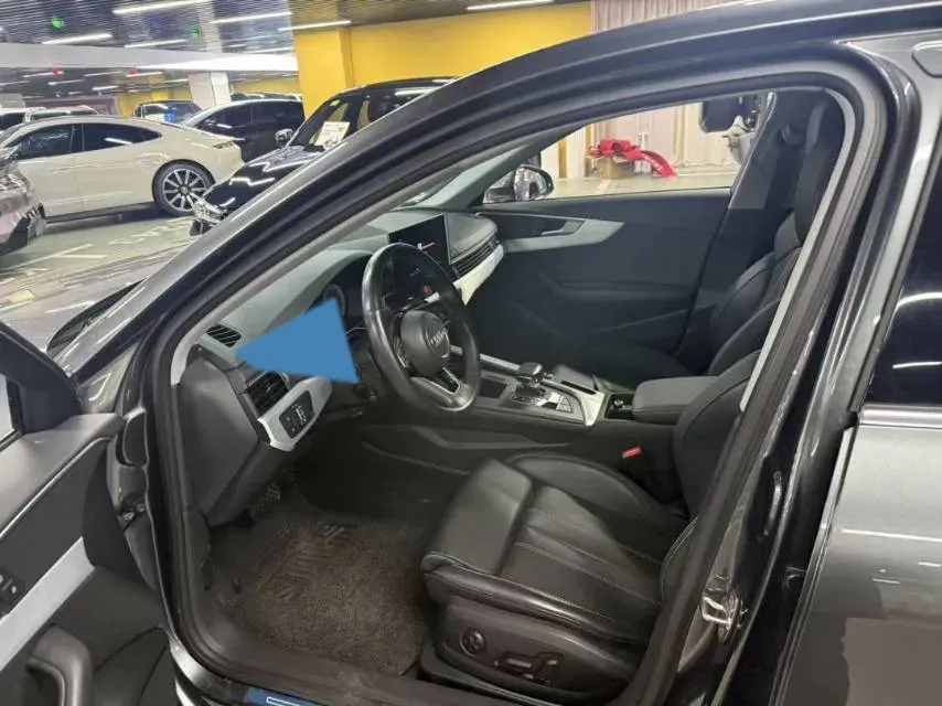 2023 Audi A4L 2.0T 190HP L4 7DCT,autocango,china used car exporter,china ev exporter,chinese used car exporter,chinese used ev exporter