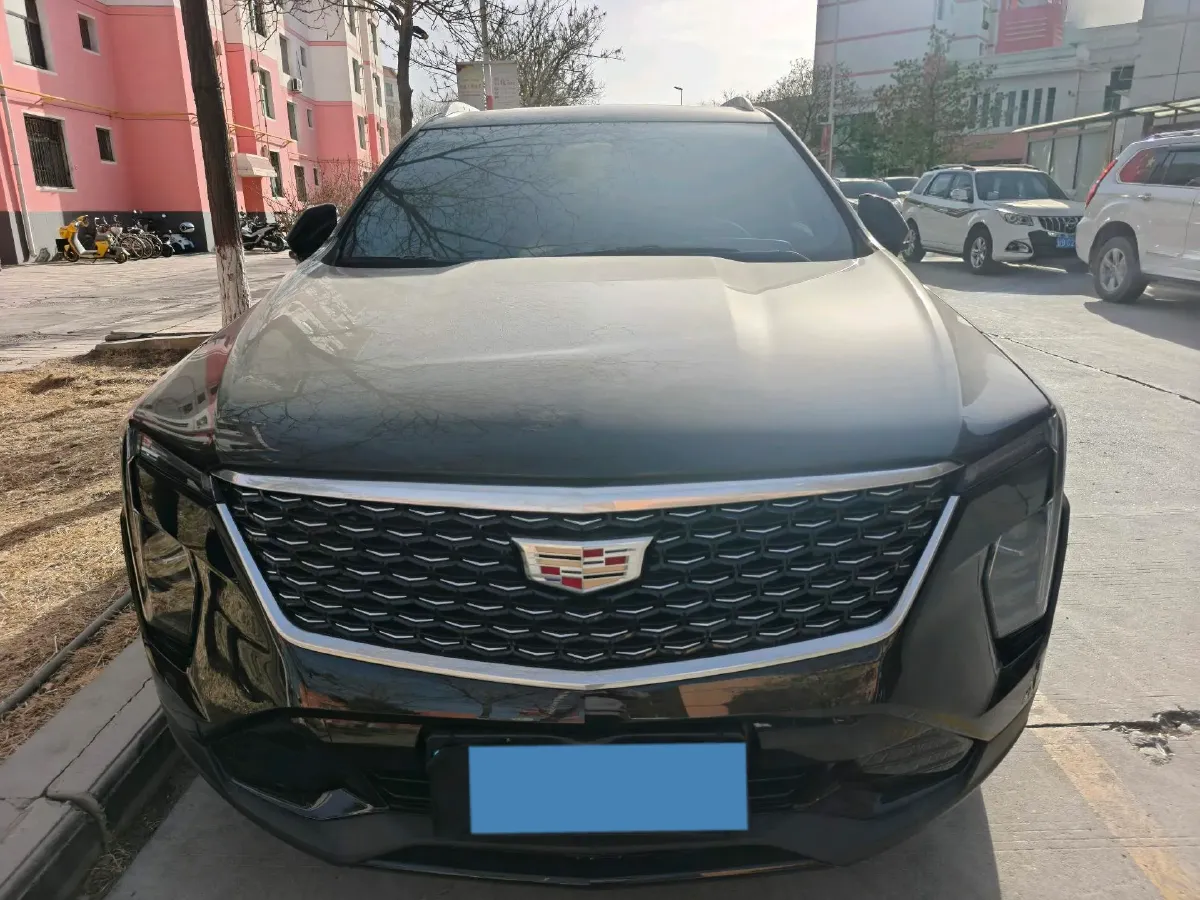 2024 Cadillac XT4 2.0T 237HP L4 9AT,autocango,china used car exporter,china ev exporter,chinese used car exporter,chinese used ev exporter