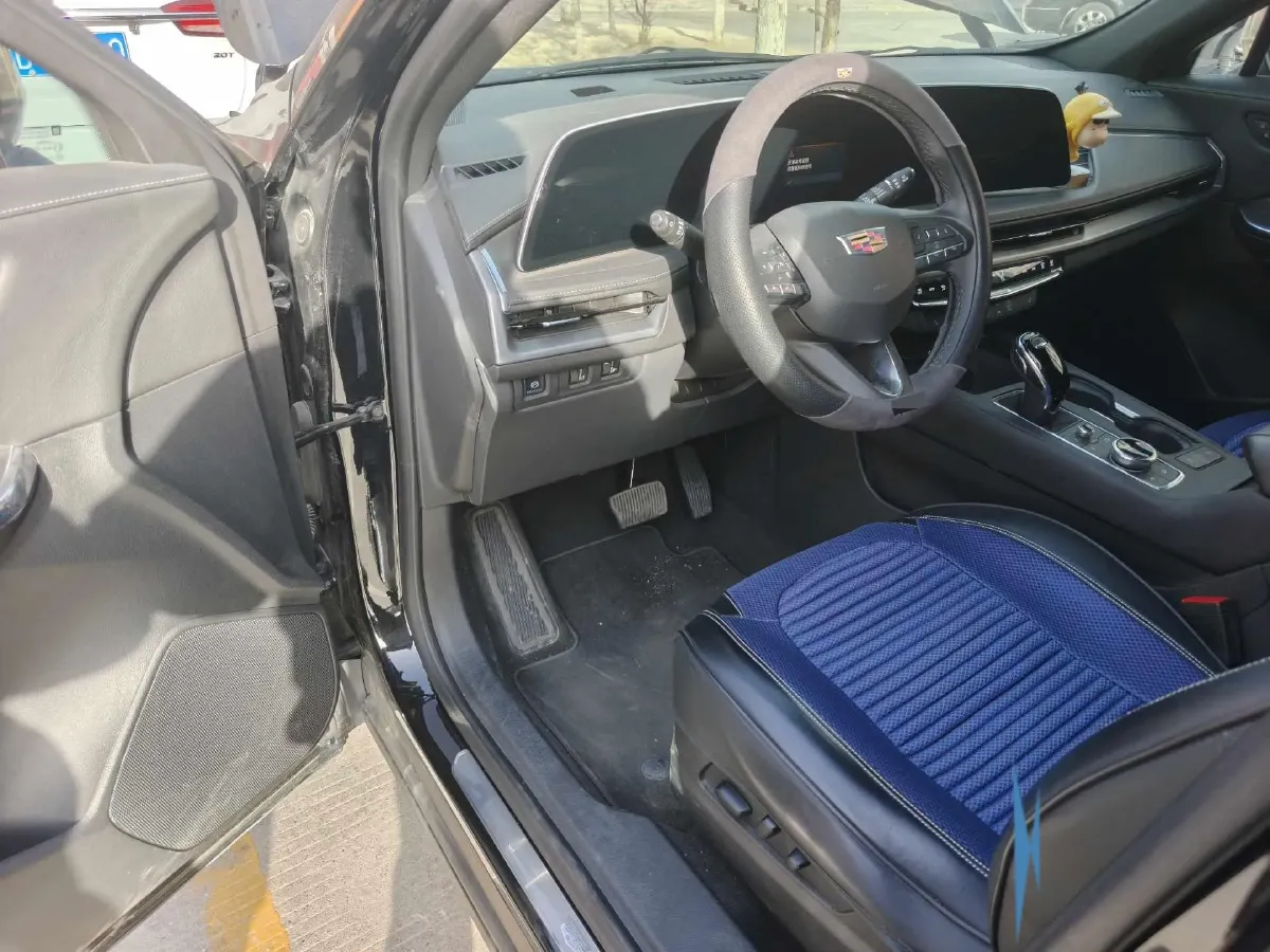 2024 Cadillac XT4 2.0T 237HP L4 9AT,autocango,china used car exporter,china ev exporter,chinese used car exporter,chinese used ev exporter