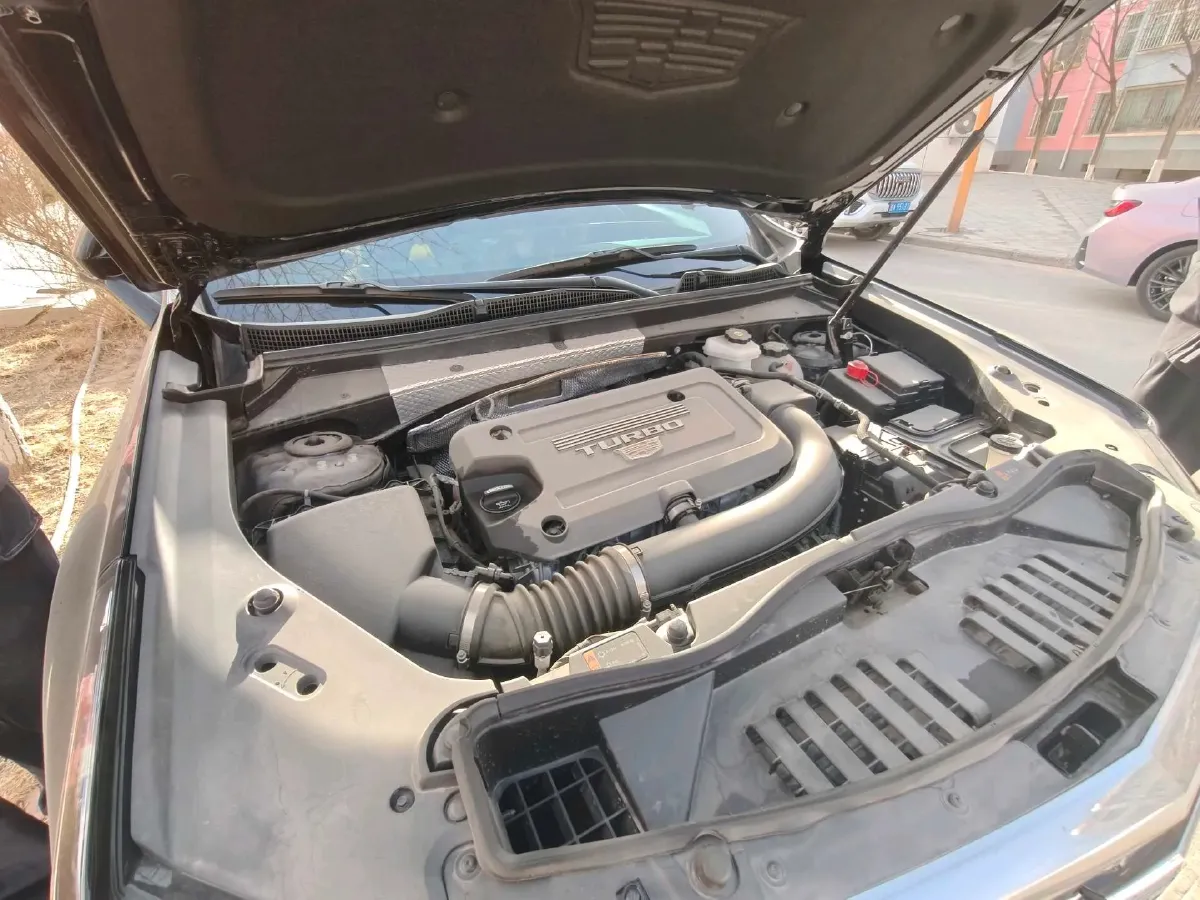 2024 Cadillac XT4 2.0T 237HP L4 9AT,autocango,china used car exporter,china ev exporter,chinese used car exporter,chinese used ev exporter