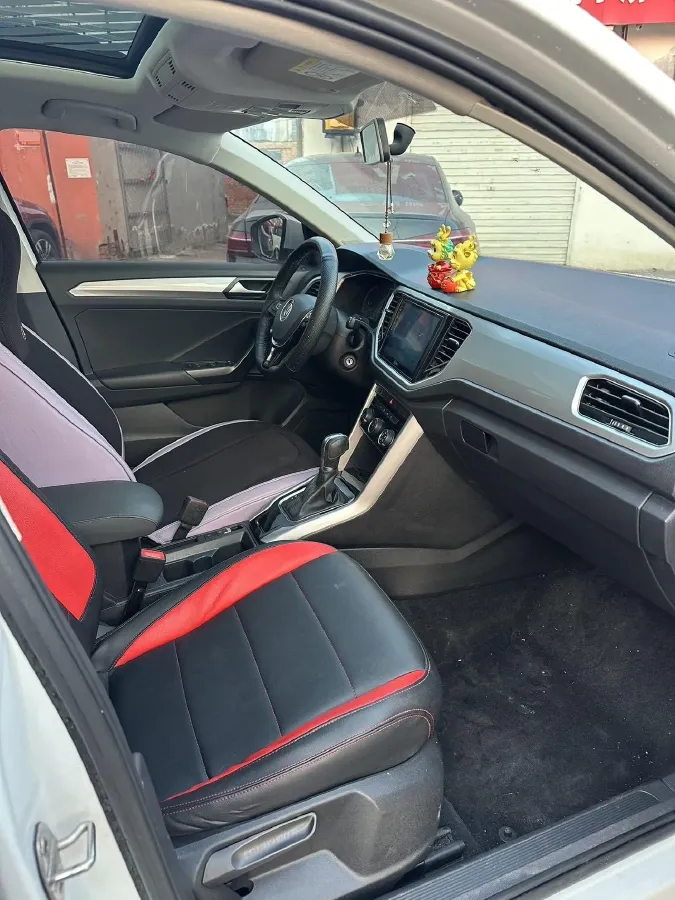 2021 Volkswagen T-Roc 1.4T 150HP L4 7DCT,autocango,china used car exporter,china ev exporter,chinese used car exporter,chinese used ev exporter