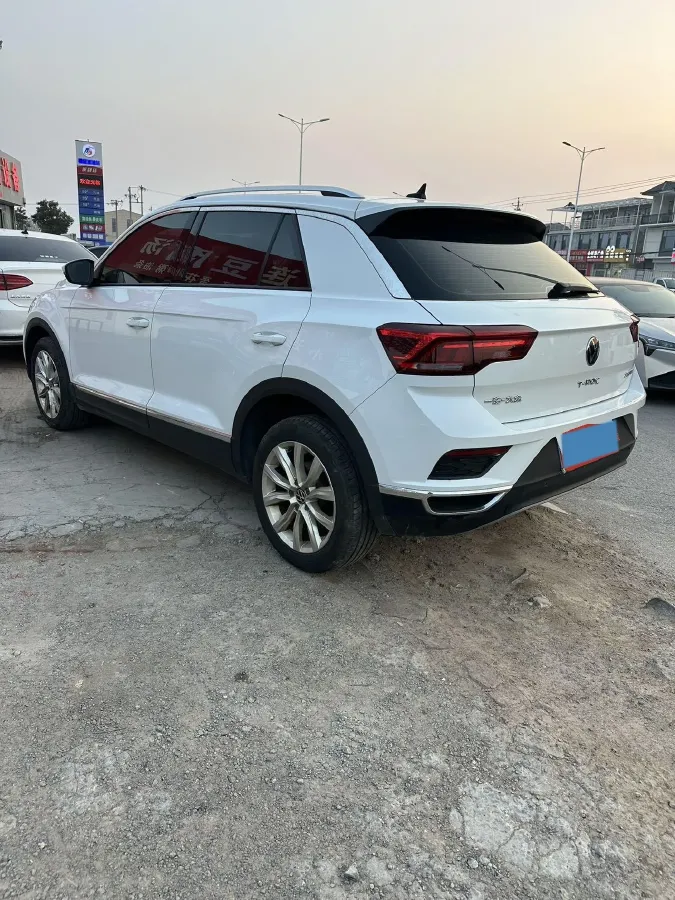 2021 Volkswagen T-Roc 1.4T 150HP L4 7DCT,autocango,china used car exporter,china ev exporter,chinese used car exporter,chinese used ev exporter