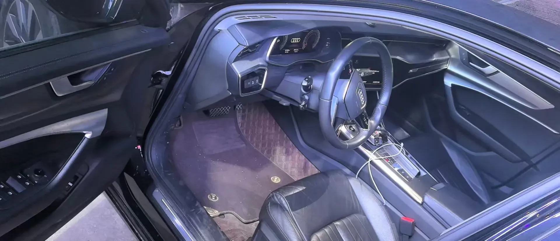 2020 Audi A6L 2.0T 224HP L4 7DCT,autocango,china used car exporter,china ev exporter,chinese used car exporter,chinese used ev exporter