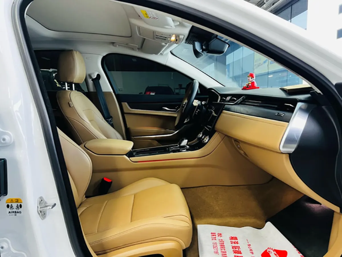 2024 Jaguar XFL 2.0T 250HP L4 8AT,autocango,china used car exporter,china ev exporter,chinese used car exporter,chinese used ev exporter