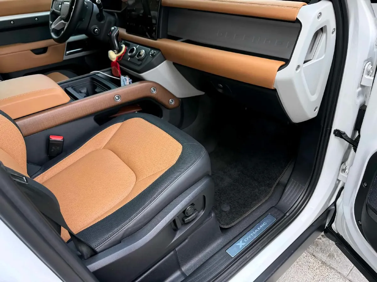 2024 Land Rover Defender 3.0T 400HP L6 8AT,autocango,china used car exporter,china ev exporter,chinese used car exporter,chinese used ev exporter