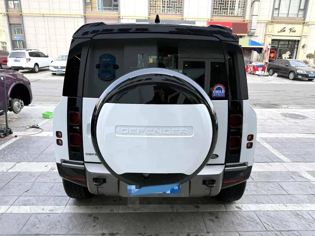 2024 Land Rover Defender 3.0T 400HP L6 8AT,autocango,china used car exporter,china ev exporter,chinese used car exporter,chinese used ev exporter