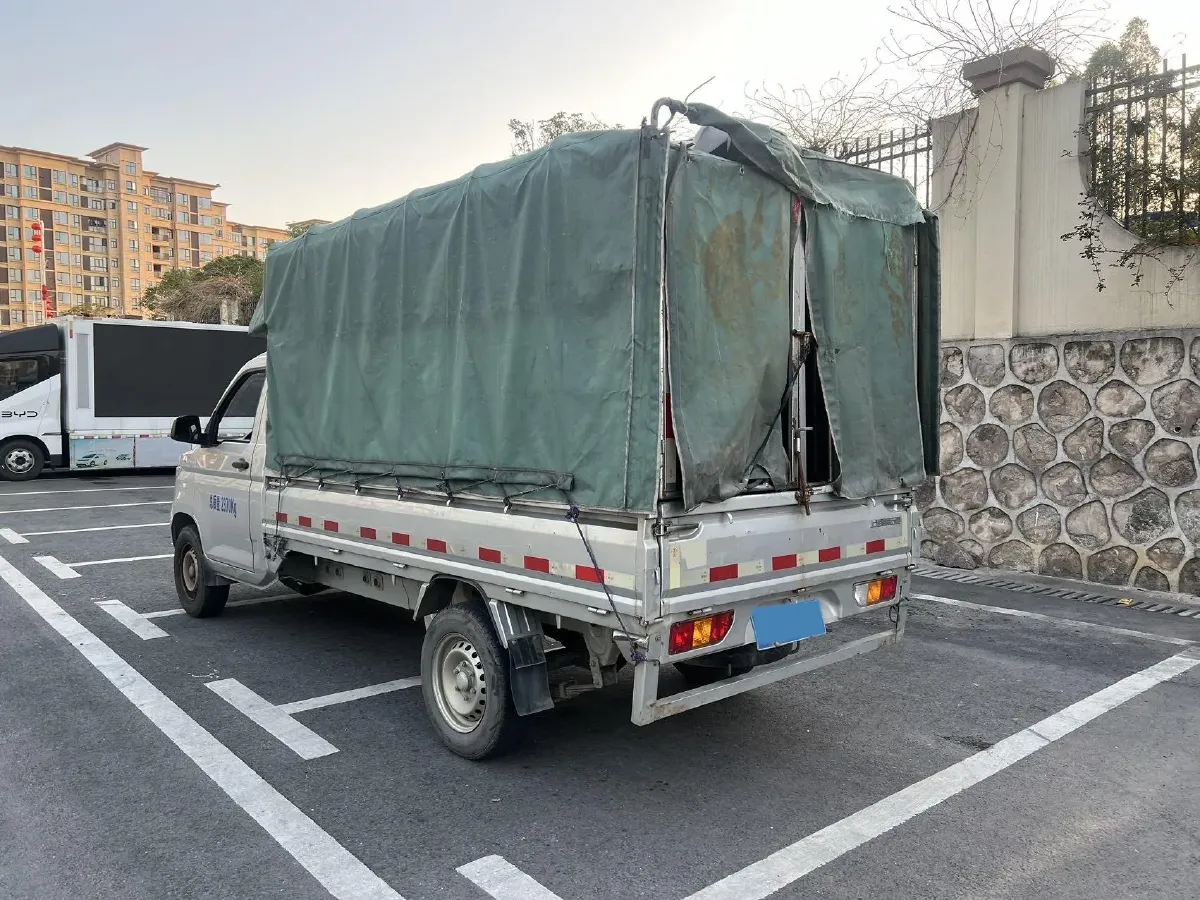 2021 WuLing RongGuang New Truck 1.8L 125HP L4 5MT,autocango,china used car exporter,china ev exporter,chinese used car exporter,chinese used ev exporter