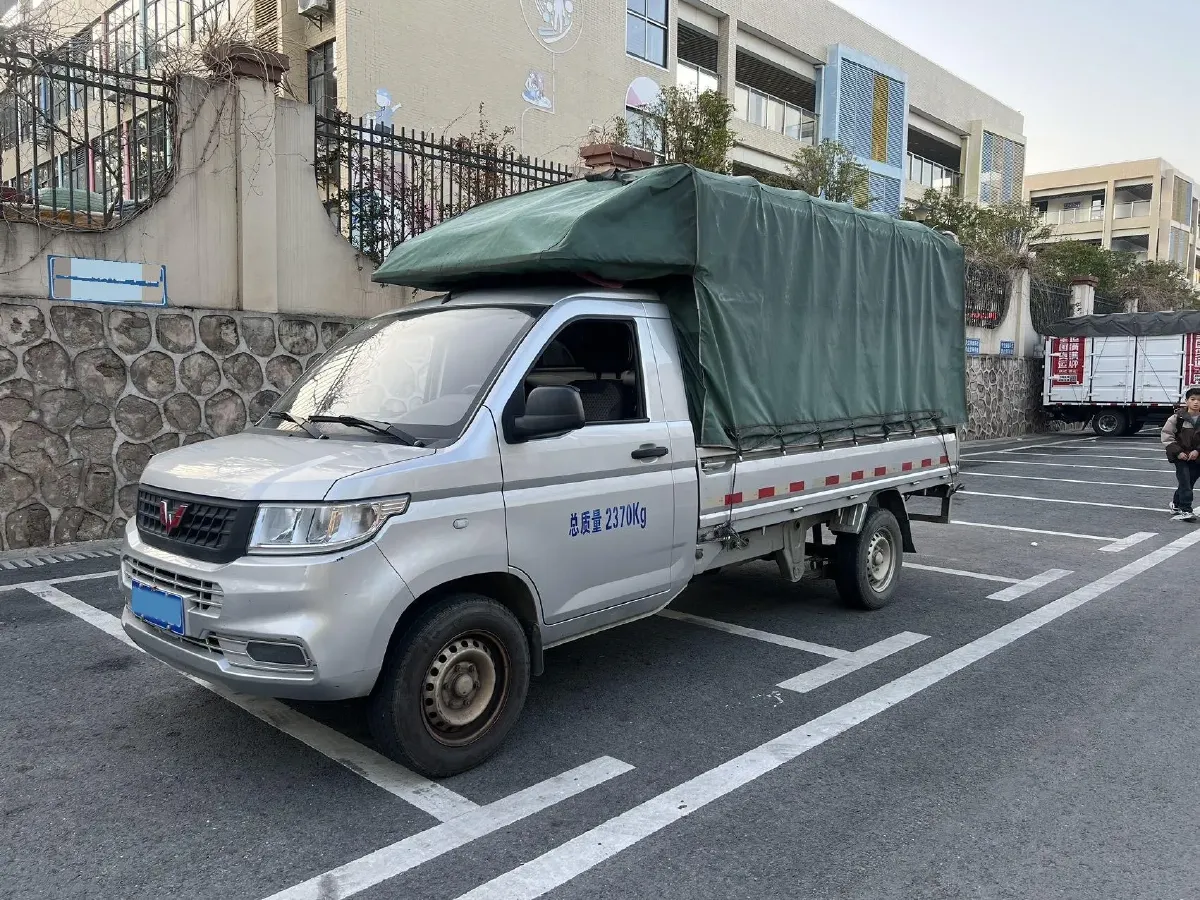 2021 WuLing RongGuang New Truck 1.8L 125HP L4 5MT,autocango,china used car exporter,china ev exporter,chinese used car exporter,chinese used ev exporter
