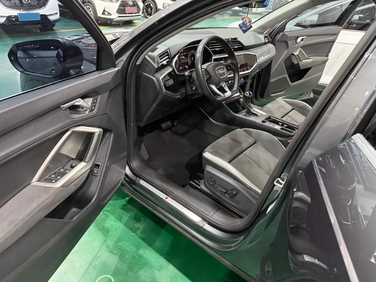 2023 Audi Q3 1.4T 150HP L4 7DCT,autocango,china used car exporter,china ev exporter,chinese used car exporter,chinese used ev exporter