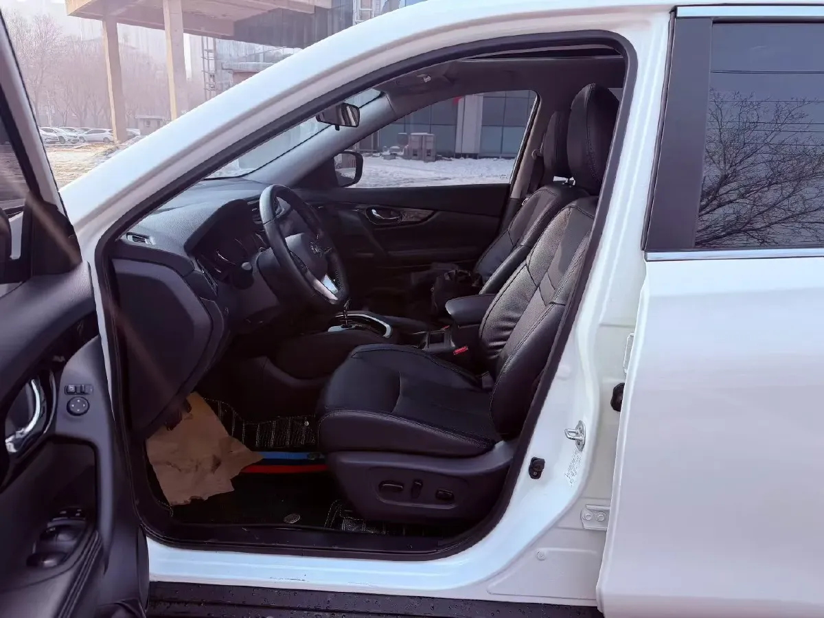 2023 Nissan X-Trail 2.0L 151HP L4 CVT,autocango,china used car exporter,china ev exporter,chinese used car exporter,chinese used ev exporter