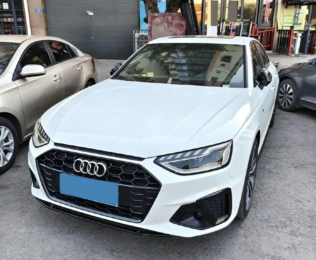 2024 Audi A4L 2.0T 190HP L4 7DCT,autocango,china used car exporter,china ev exporter,chinese used car exporter,chinese used ev exporter