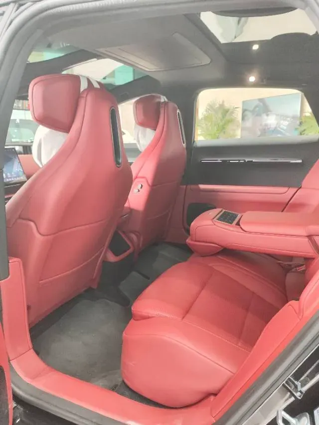 2025 Avatr 12 BEV,autocango,china used car exporter,china ev exporter,chinese used car exporter,chinese used ev exporter