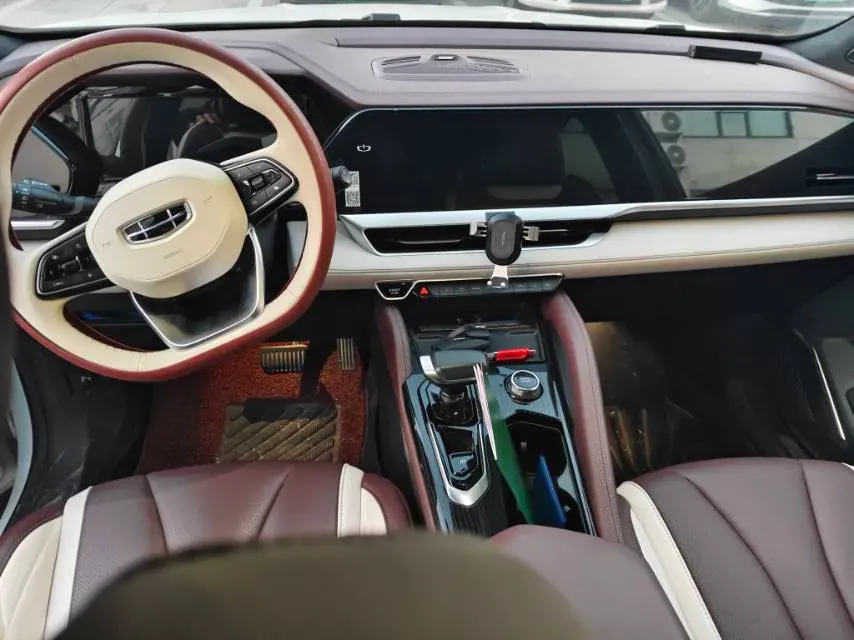 2021 Geely Monjaro 2.0T 218HP L4 7DCT,autocango,china used car exporter,china ev exporter,chinese used car exporter,chinese used ev exporter