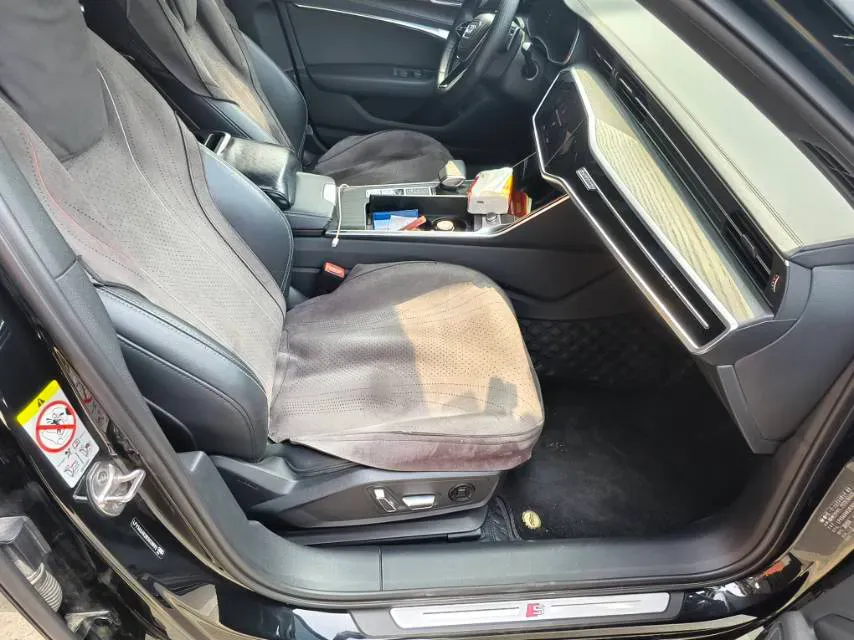 2024 Audi A6L 2.0T 245HP L4 7DCT,autocango,china used car exporter,china ev exporter,chinese used car exporter,chinese used ev exporter