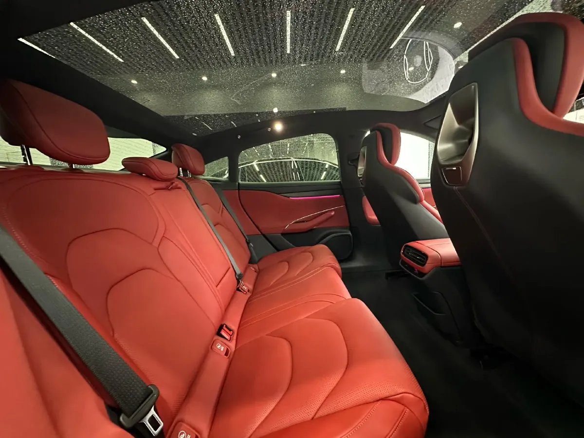 2024 MI SU7 BEV 73.6KWH,autocango,china used car exporter,china ev exporter,chinese used car exporter,chinese used ev exporter