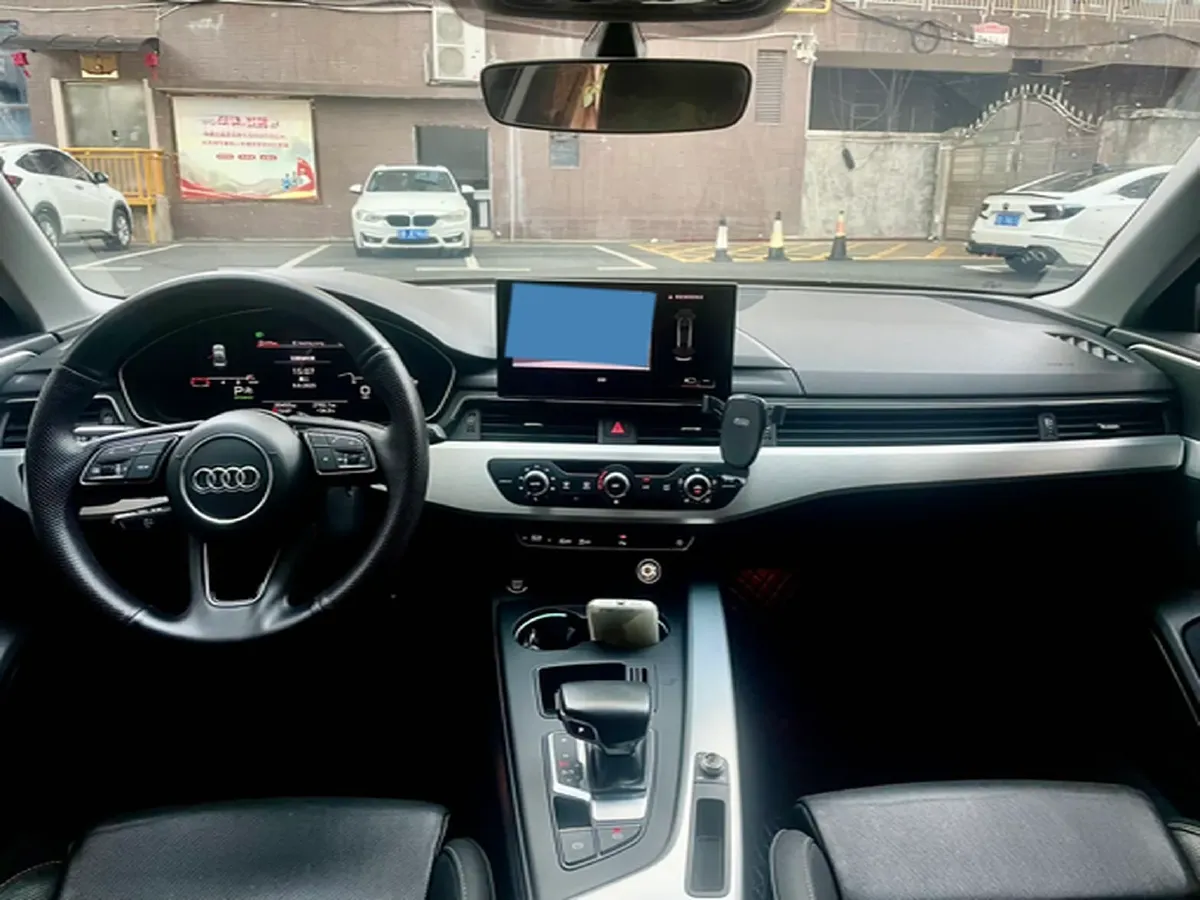 2022 Audi A4L 2.0T 190HP L4 7DCT,autocango,china used car exporter,china ev exporter,chinese used car exporter,chinese used ev exporter