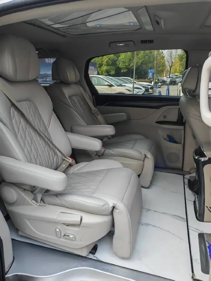 2023 Buick GL8 2.0T 237HP L4 9AT,autocango,china used car exporter,china ev exporter,chinese used car exporter,chinese used ev exporter