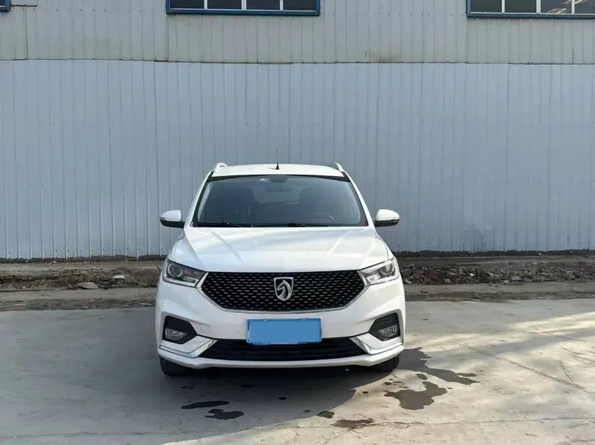 2019 BaoJun 360 1.5L 105HP L4 CVT,autocango,china used car exporter,china ev exporter,chinese used car exporter,chinese used ev exporter