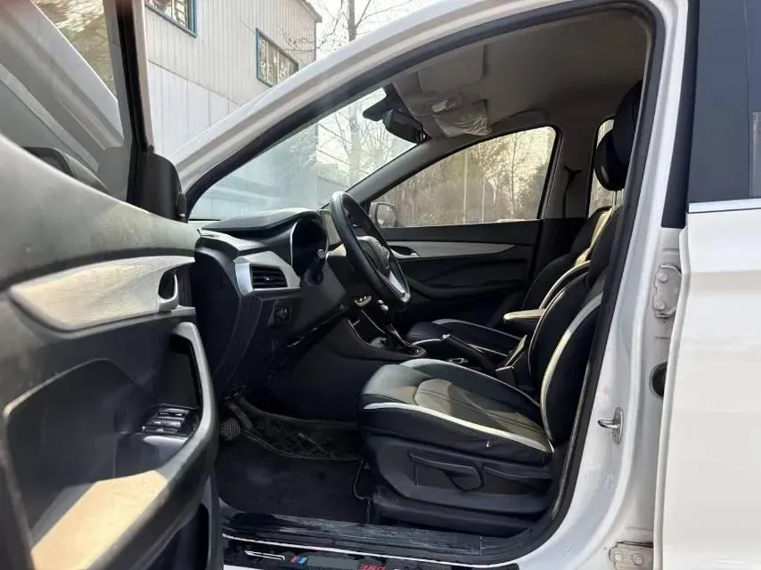 2019 BaoJun 360 1.5L 105HP L4 CVT,autocango,china used car exporter,china ev exporter,chinese used car exporter,chinese used ev exporter
