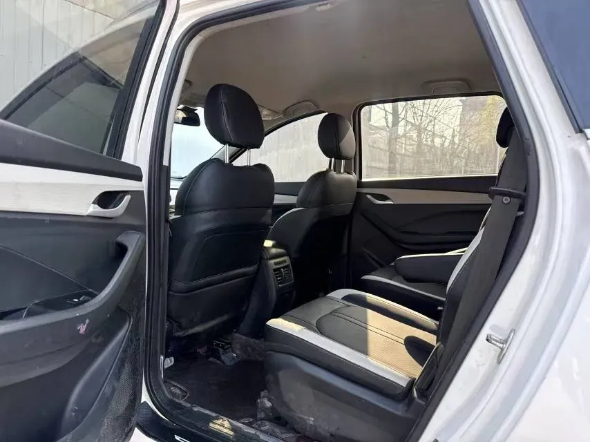 2019 BaoJun 360 1.5L 105HP L4 CVT,autocango,china used car exporter,china ev exporter,chinese used car exporter,chinese used ev exporter