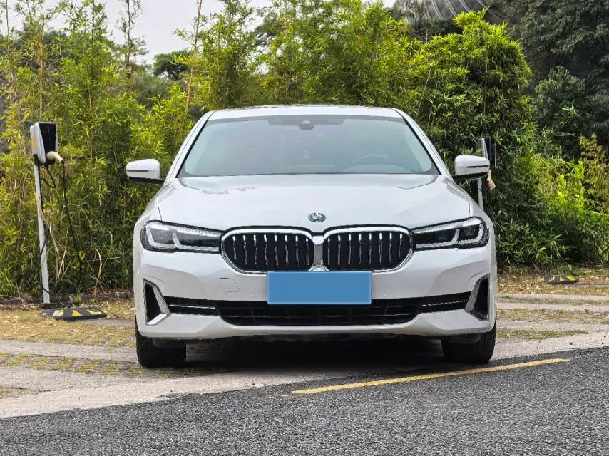 2022 BMW 5 Series 2.0T 184HP L4 8AT PHEV 17.7KWH,autocango,china used car exporter,china ev exporter,chinese used car exporter,chinese used ev exporter