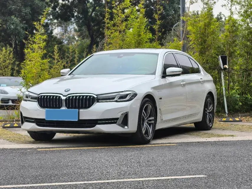 2022 BMW 5 Series 2.0T 184HP L4 8AT PHEV 17.7KWH,autocango,china used car exporter,china ev exporter,chinese used car exporter,chinese used ev exporter