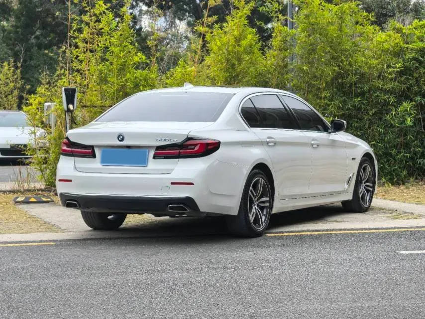 2022 BMW 5 Series 2.0T 184HP L4 8AT PHEV 17.7KWH,autocango,china used car exporter,china ev exporter,chinese used car exporter,chinese used ev exporter