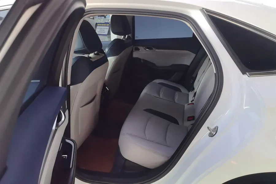 2021 Geely Preface 2.0T 190HP L4 7DCT,autocango,china used car exporter,china ev exporter,chinese used car exporter,chinese used ev exporter