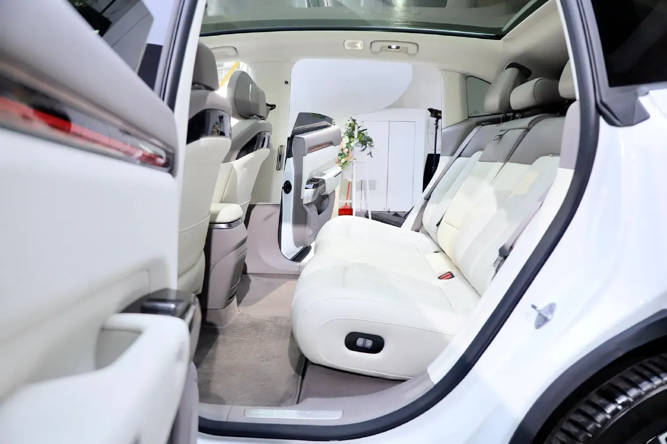 2025 Zeekr 7X BEV 100KWH,autocango,china used car exporter,china ev exporter,chinese used car exporter,chinese used ev exporter