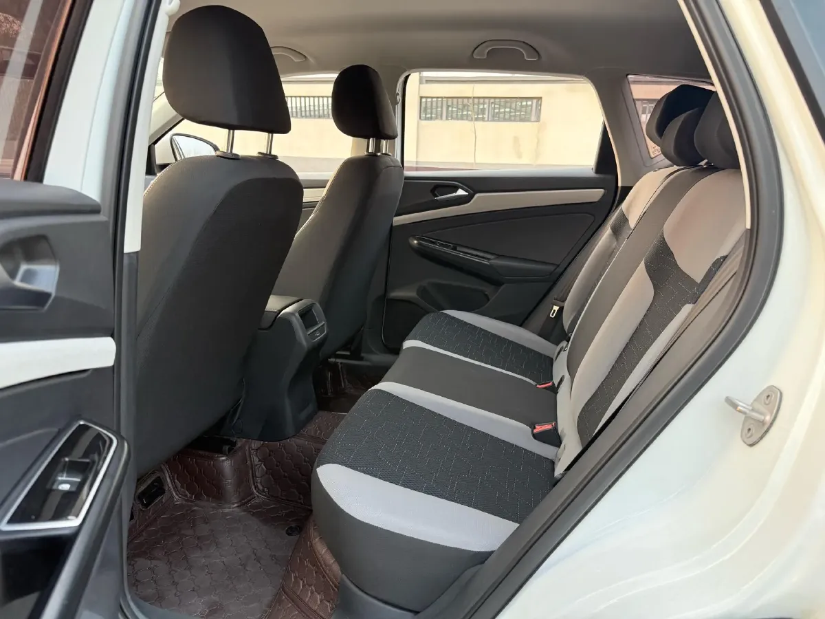 2023 Jetour X70 Plus 1.5T 156HP L4 6MT,autocango,china used car exporter,china ev exporter,chinese used car exporter,chinese used ev exporter