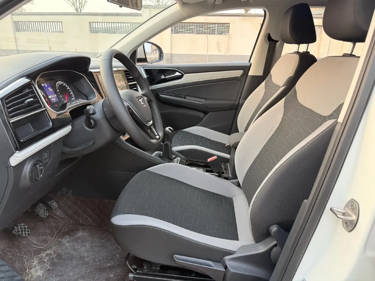 2023 Jetour X70 Plus 1.5T 156HP L4 6MT,autocango,china used car exporter,china ev exporter,chinese used car exporter,chinese used ev exporter