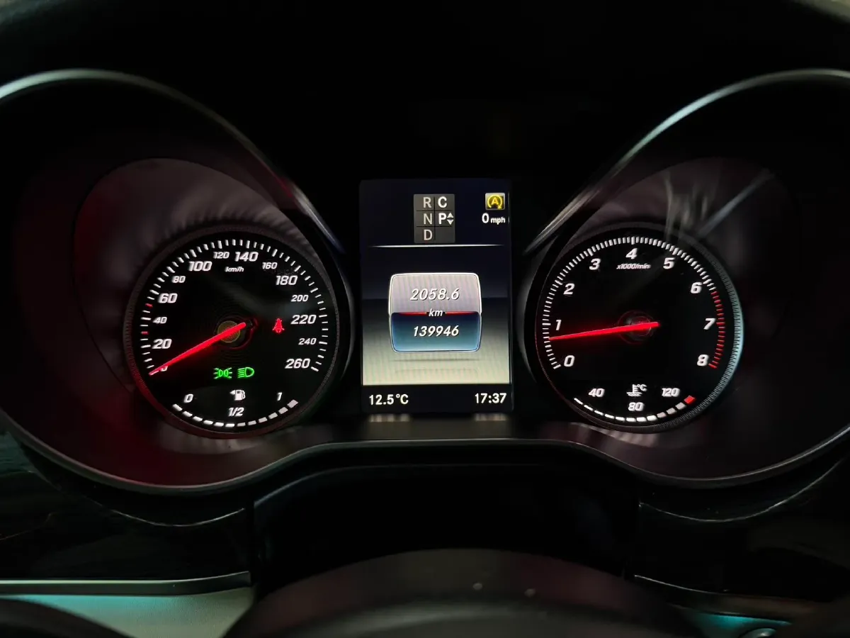 2018 Mercedes-Benz V Class 2.0T 211HP L4 7AT,autocango,china used car exporter,china ev exporter,chinese used car exporter,chinese used ev exporter