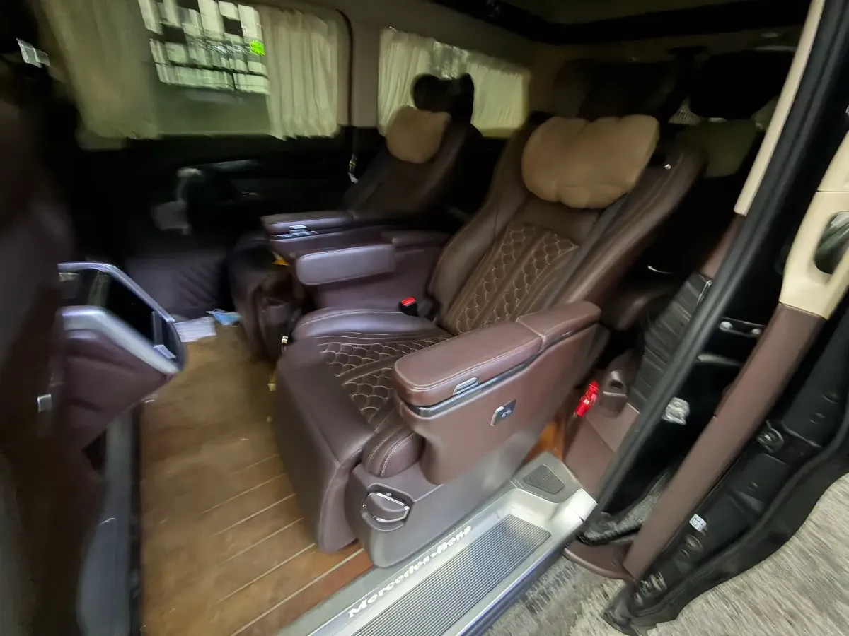 2018 Mercedes-Benz V Class 2.0T 211HP L4 7AT,autocango,china used car exporter,china ev exporter,chinese used car exporter,chinese used ev exporter