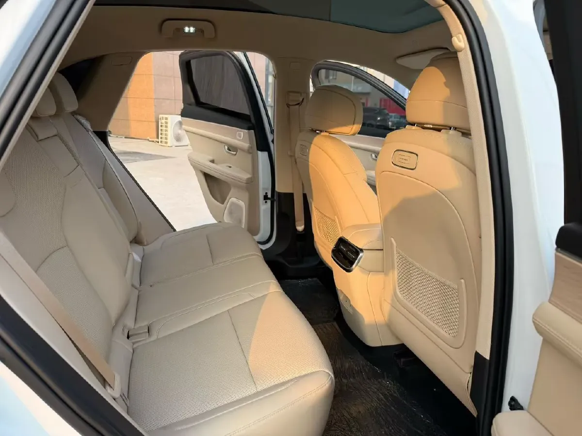 2024 AITO AITO M5 1.5T 152HP L4 REEV 42KWH,autocango,china used car exporter,china ev exporter,chinese used car exporter,chinese used ev exporter