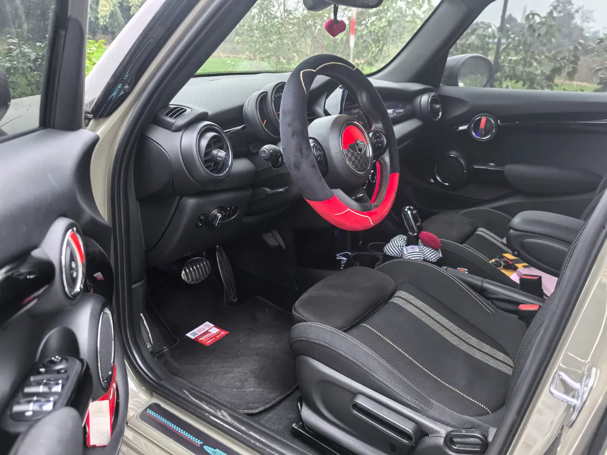 2019 MINI MINI 1.5T 136HP L3 7DCT,autocango,china used car exporter,china ev exporter,chinese used car exporter,chinese used ev exporter