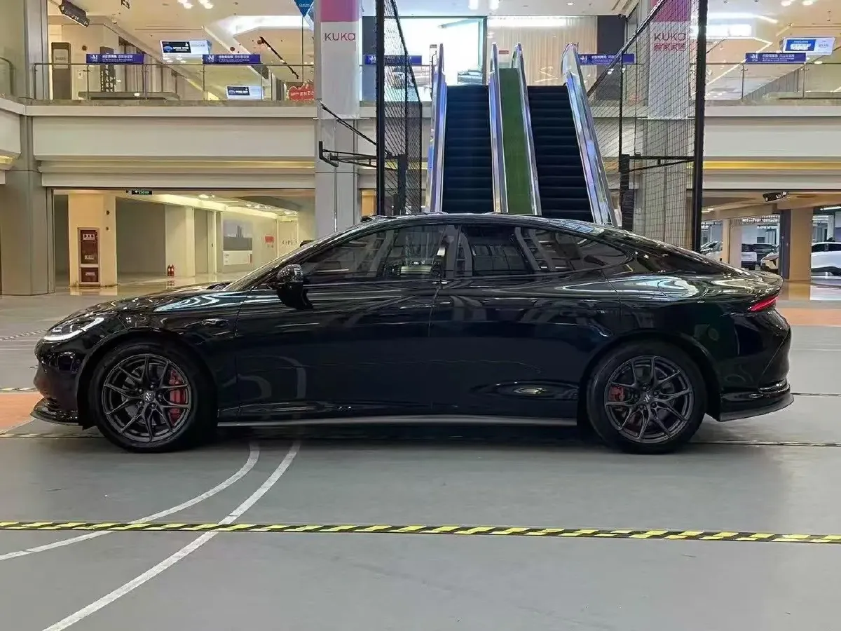 2024 IM L6 BEV 75KWH,autocango,china used car exporter,china ev exporter,chinese used car exporter,chinese used ev exporter