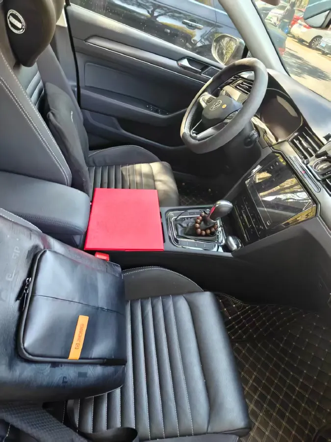 2020 Volkswagen Magotan 2.0T 186HP L4 7DCT,autocango,china used car exporter,china ev exporter,chinese used car exporter,chinese used ev exporter